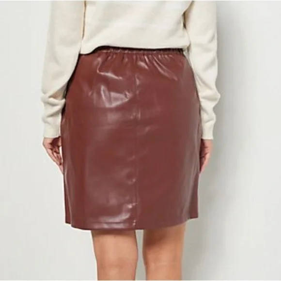 Candace Cameron Bure Regular Faux Leather Skirt - Picture 5 of 10